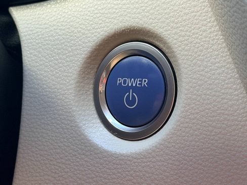 Used 2021 Toyota Corolla LE FWD image 35