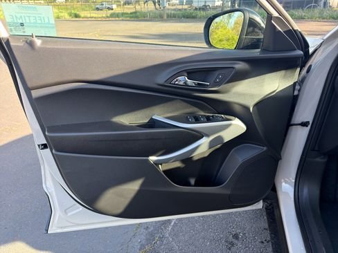 New 2026 Chevrolet Trax RS FWD image 18