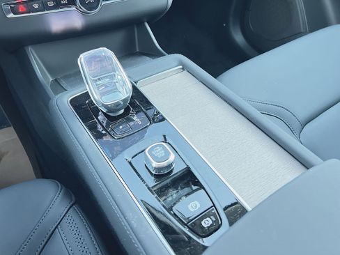 New 2026 Volvo XC90 B6 Plus w/ Protection Package Premier image 22