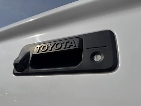 Used 2019 Toyota Tundra SR5 w/ SR5 Upgrade Package image 11