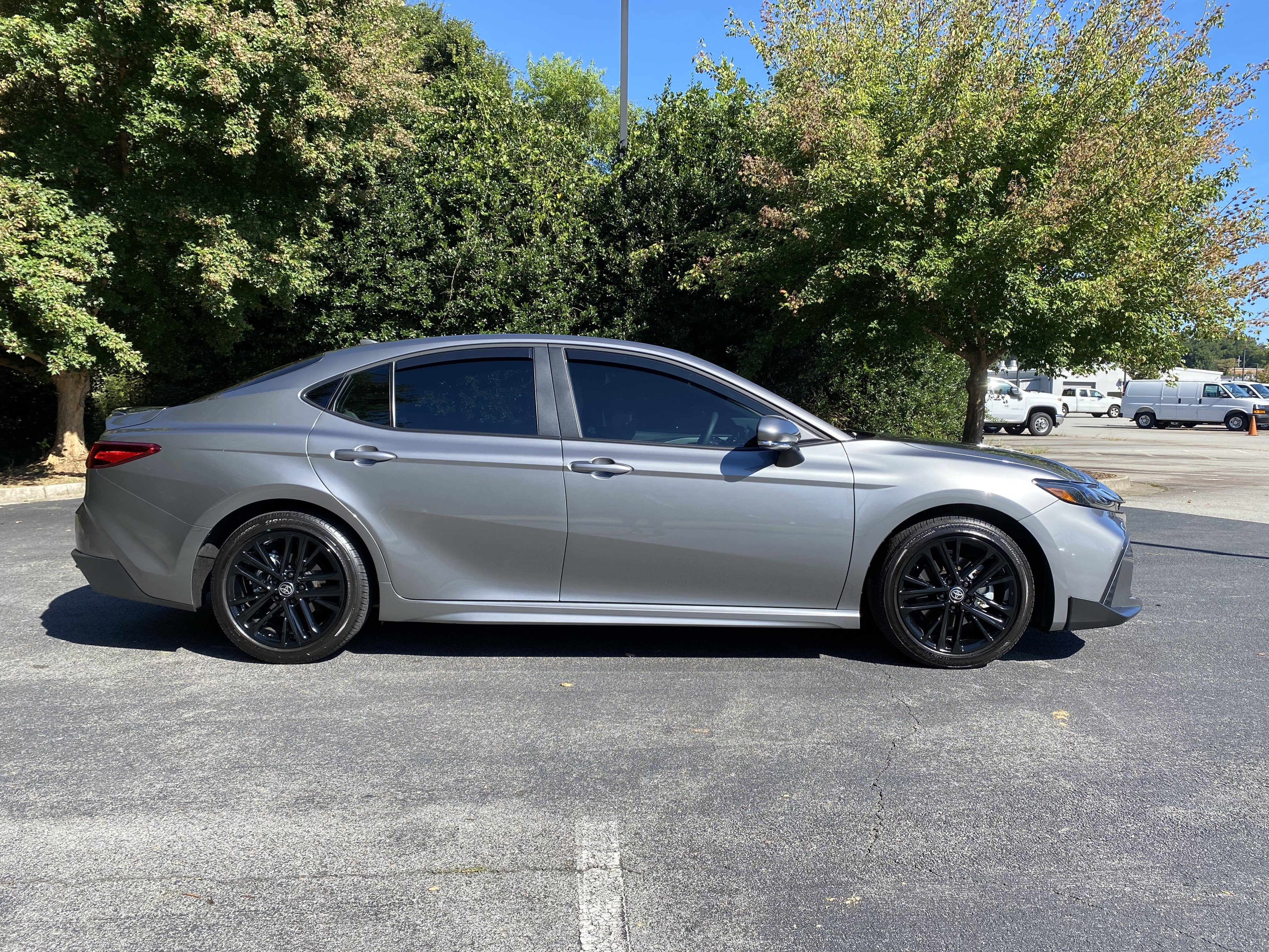Used 2026 Toyota Camry SE FWD image 10