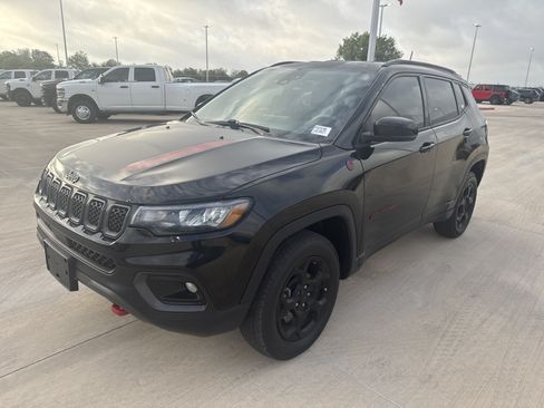 Used 2023 Jeep Compass Trailhawk AWD/4WD image 10