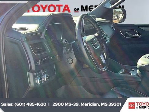 Used 2023 GMC Yukon AT4 w/ AT4 Premium Package image 11