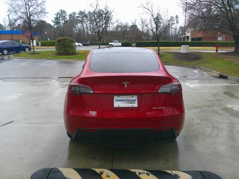 Used 2023 Tesla Model Y Long Range image 10