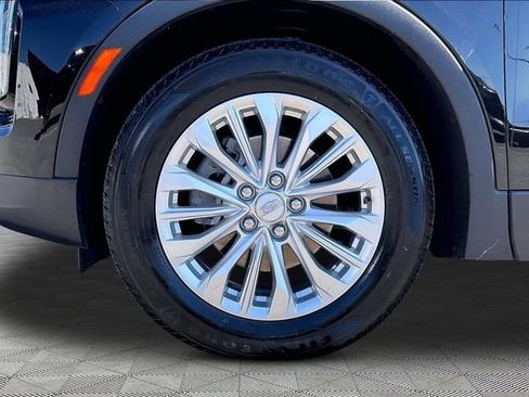 Used 2024 Cadillac XT4 Luxury w/ Cold Weather Package FWD image 21