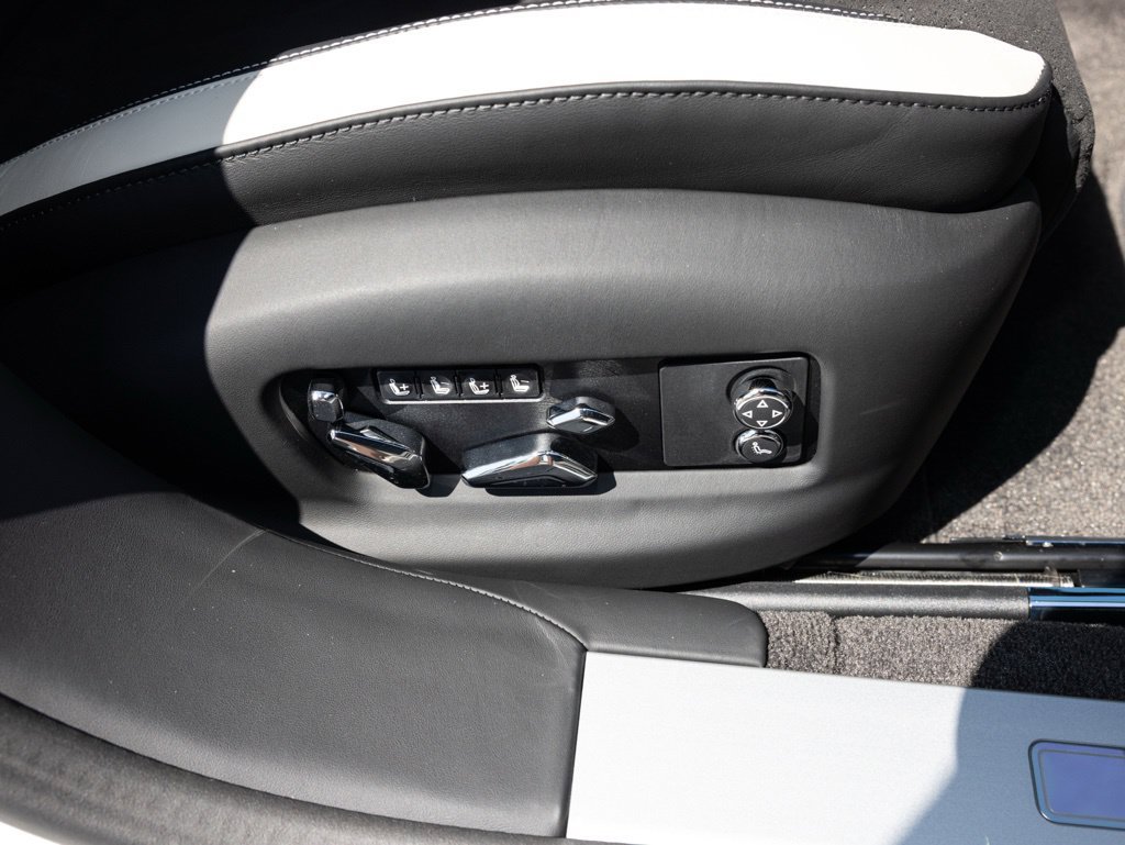 Used 2025 Bentley Flying Spur Plug-In Hybrid AWD/4WD image 77
