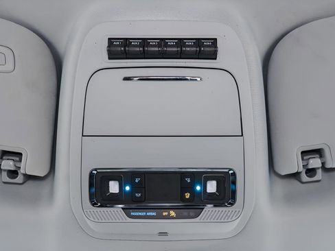 Used 2025 Ford F250 Lariat w/ Black Appearance Package image 20