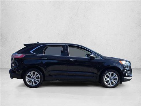 Used 2022 Ford Edge Titanium AWD/4WD image 4