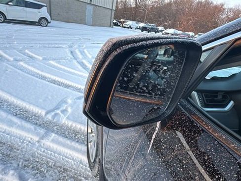 Used 2021 Toyota RAV4 LE image 36