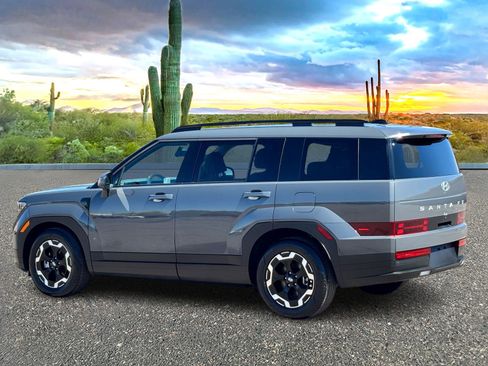 Used 2025 Hyundai Santa Fe SEL image 4