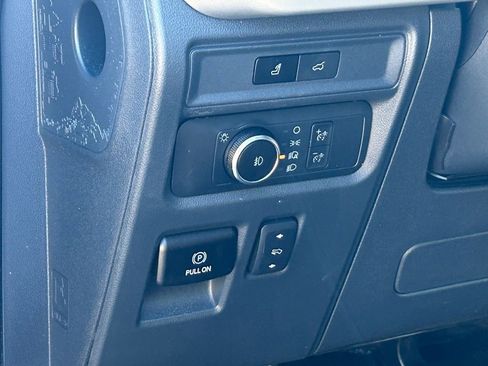 Used 2022 Ford Expedition XLT image 35