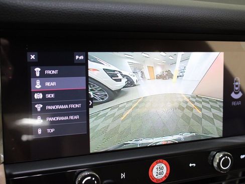 Used 2025 Porsche Macan image 27