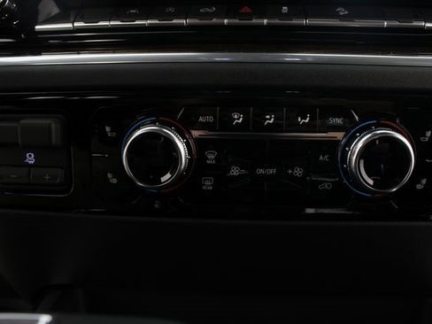 New 2026 GMC Sierra 1500 Elevation image 6