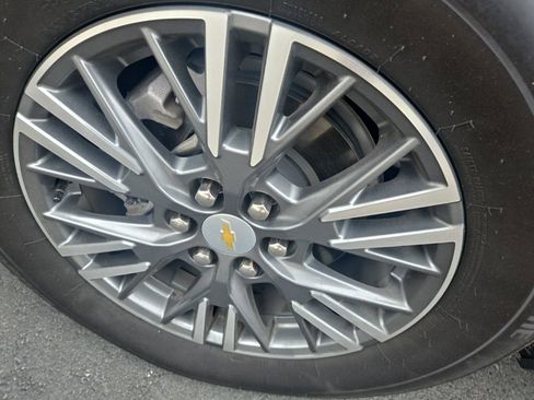 Used 2024 Chevrolet Traverse LT w/ Trailering Package image 21