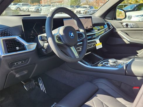 New 2026 BMW X5 xDrive50e image 10