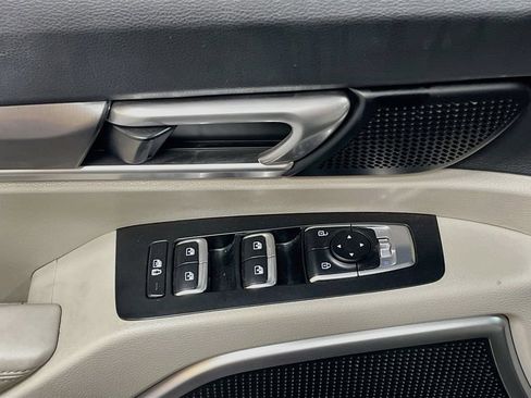 Used 2023 Kia Telluride S AWD/4WD image 18