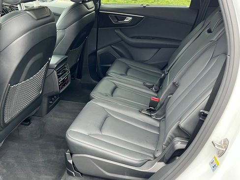 Certified 2025 Audi Q7 3.0T Prestige w/ Prestige Package image 18