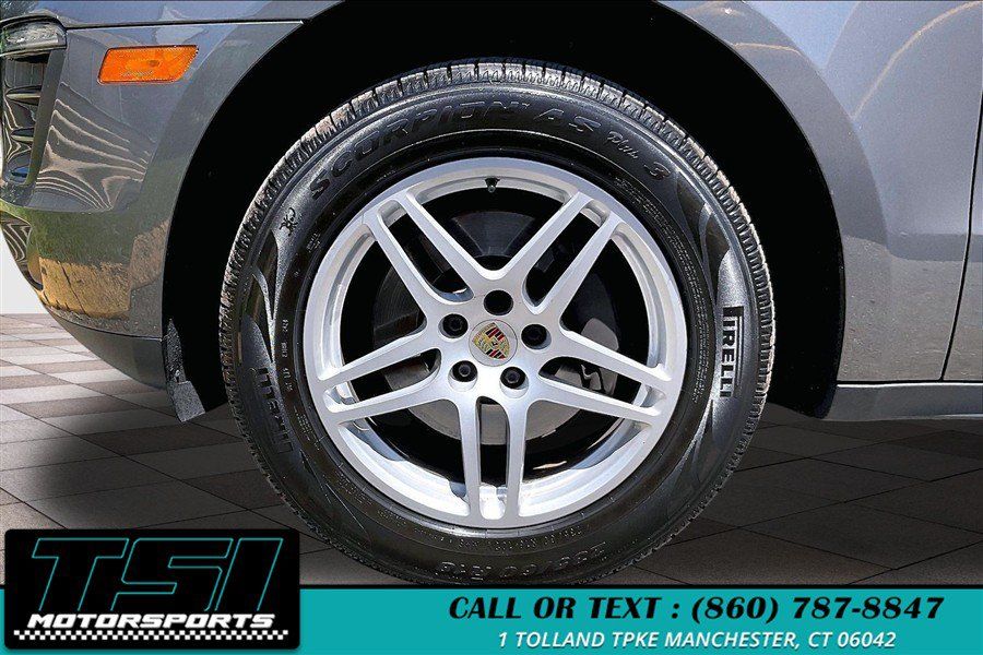 Used 2018 Porsche Macan AWD/4WD image 9