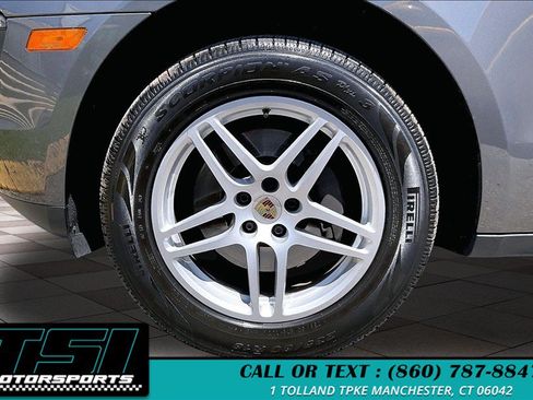 Used 2018 Porsche Macan AWD/4WD image 9