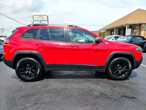 Used 2019 Jeep Cherokee Trailhawk w/ Cold Weather Group image 6