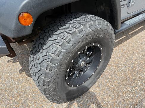 Used 2015 Jeep Wrangler Unlimited Sport w/ Quick Order Package 24S AWD/4WD image 6