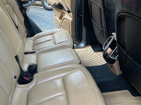 Used 2016 Porsche Cayenne image 12
