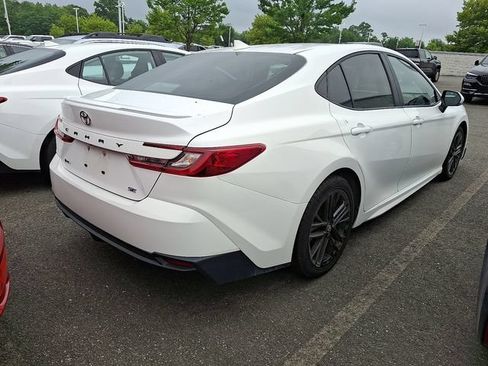 Used 2025 Toyota Camry SE FWD image 4