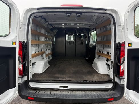 Used 2024 Ford Transit 250 Low Roof w/ Exterior Upgrade Package RWD image 9