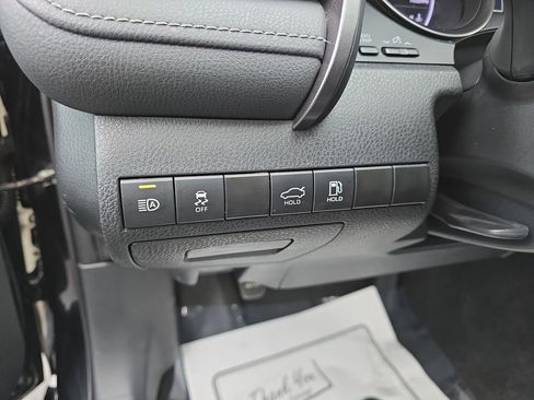 Used 2023 Toyota Camry SE image 17