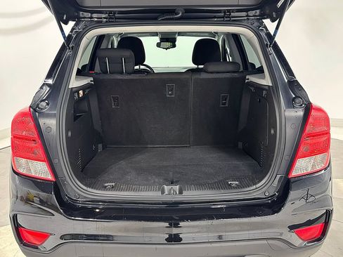 Used 2020 Chevrolet Trax LS w/ Tint and Cruise Package FWD image 5