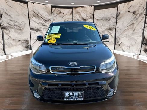 Used 2016 Kia Soul + image 10
