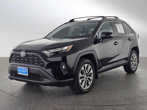 Used 2022 Toyota RAV4 XLE Premium image 14