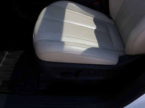 Used 2024 INFINITI QX60 Luxe w/ Performance Audio Package FWD image 14
