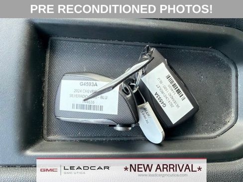Used 2024 Chevrolet Silverado 1500 LT w/ Z71 Off-Road Package AWD/4WD image 25