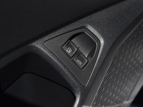 Certified 2023 Volkswagen Jetta SE FWD image 9