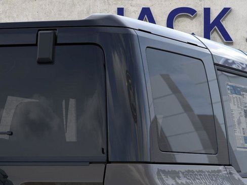 New 2025 Ford Bronco Badlands w/ Sasquatch Package image 25