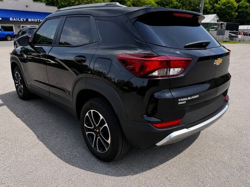 Used 2025 Chevrolet TrailBlazer LT AWD/4WD image 7