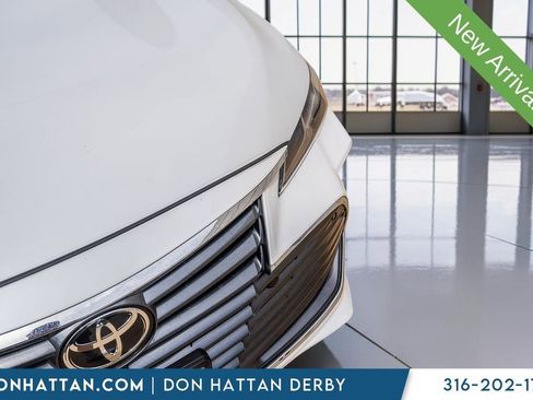 Used 2022 Toyota Avalon Limited w/ Advanced Safety Package FWD image 31