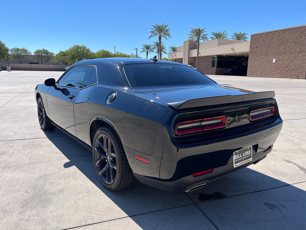 Used 2021 Dodge Challenger SXT w/ Driver Convenience Group RWD image 9