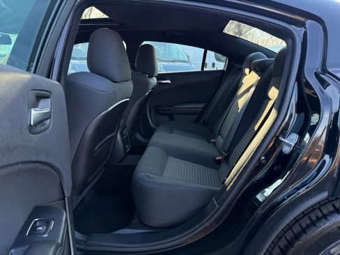 Used 2019 Dodge Charger R/T w/ Blacktop Package image 18