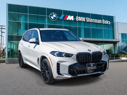 Used 2026 BMW X5 sDrive40i w/ M Sport Package RWD image 3