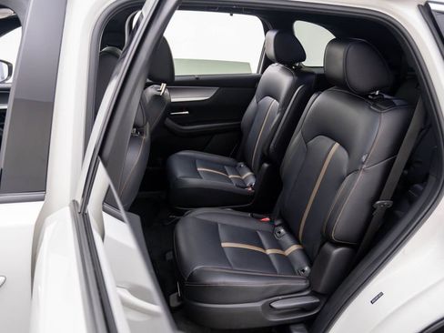 Used 2024 MAZDA CX-90 3.3 Turbo w/ Premium Plus Pkg image 17