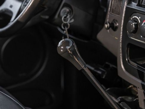 Used 2003 Dodge Ram 2500 Truck SLT image 18