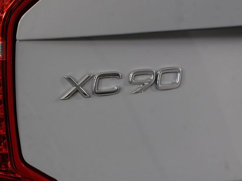 Certified 2024 Volvo XC90 B6 Ultimate AWD/4WD image 19