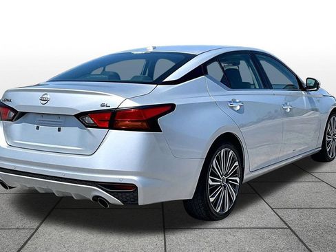 Used 2023 Nissan Altima 2.5 SL FWD image 11