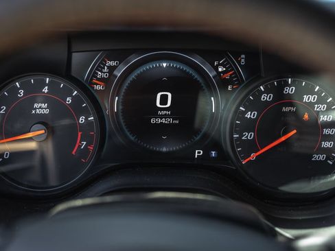 Used 2018 Chevrolet Camaro ZL1 RWD image 8