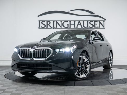 Used 2026 BMW 530i xDrive w/ Premium Package AWD/4WD image 26