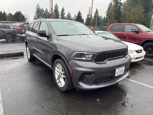 Used 2024 Dodge Durango GT image 2