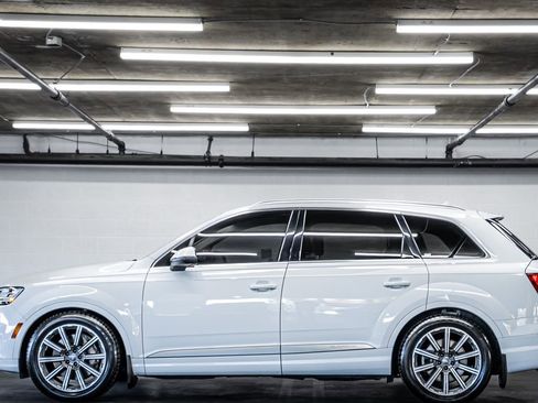 Used 2019 Audi Q7 3.0T Premium Plus w/ Premium Plus Package image 2