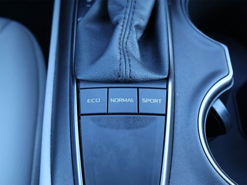 Used 2022 Toyota Camry SE image 26